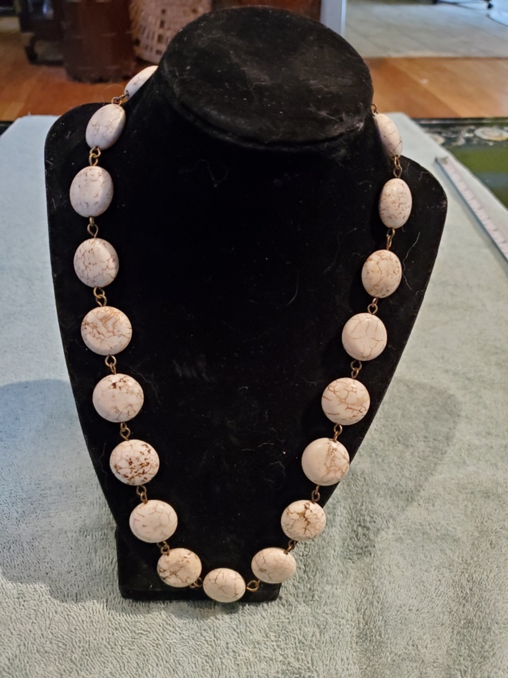 Women's necklace